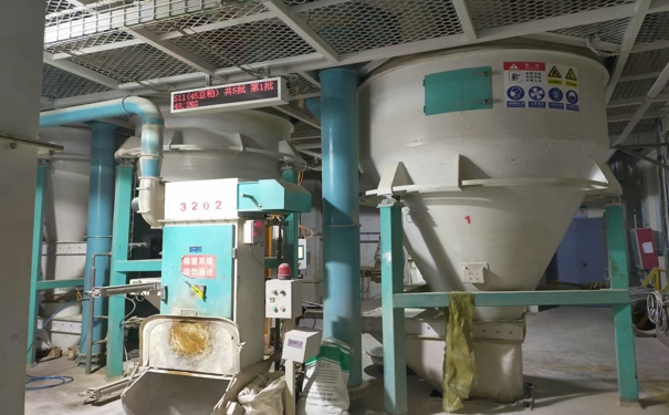 飼料廠機(jī)器設(shè)備價格多少錢?其在加工時需要進(jìn)行水分調(diào)節(jié)嗎?