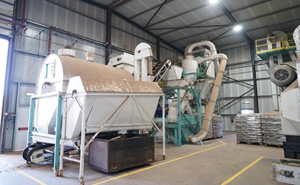 一套秸稈飼料加工機械多少錢?保證其穩(wěn)定加工的秘訣又有哪些?