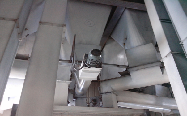 飼料顆粒機(jī)價(jià)格多少?其又該如何進(jìn)行安裝調(diào)試呢?