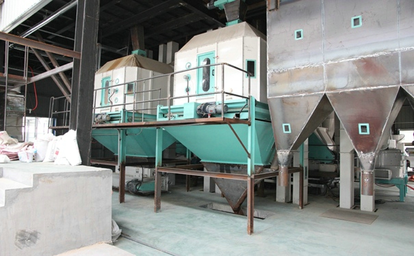 飼料攪拌機(jī)械價(jià)格多少?其使用時(shí)出現(xiàn)問題又該怎么解決?