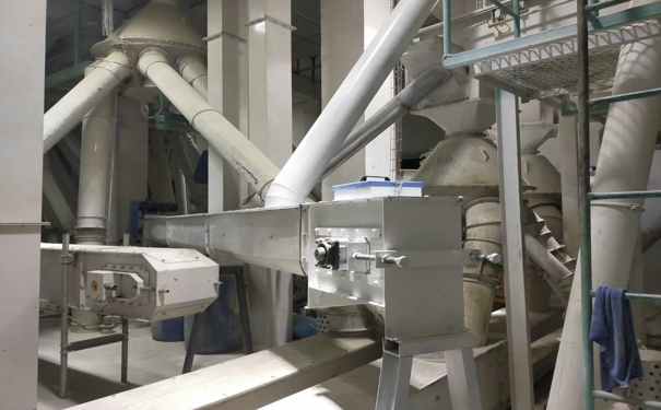 飼料生產(chǎn)線設備報價多少?其質(zhì)量好壞又從哪幾方面判斷?