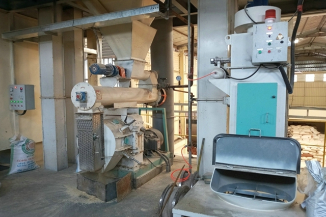 飼料機械設備為飼料工業(yè)的發(fā)展提供了技術支撐