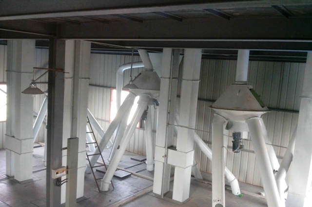 飼料加工設(shè)備為促進(jìn)養(yǎng)殖業(yè)發(fā)展提供了有力支撐